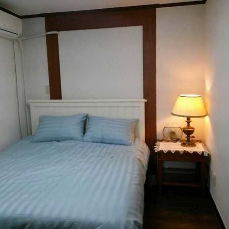 סיאול K Star Road Guesthouse - Hostel מראה חיצוני תמונה