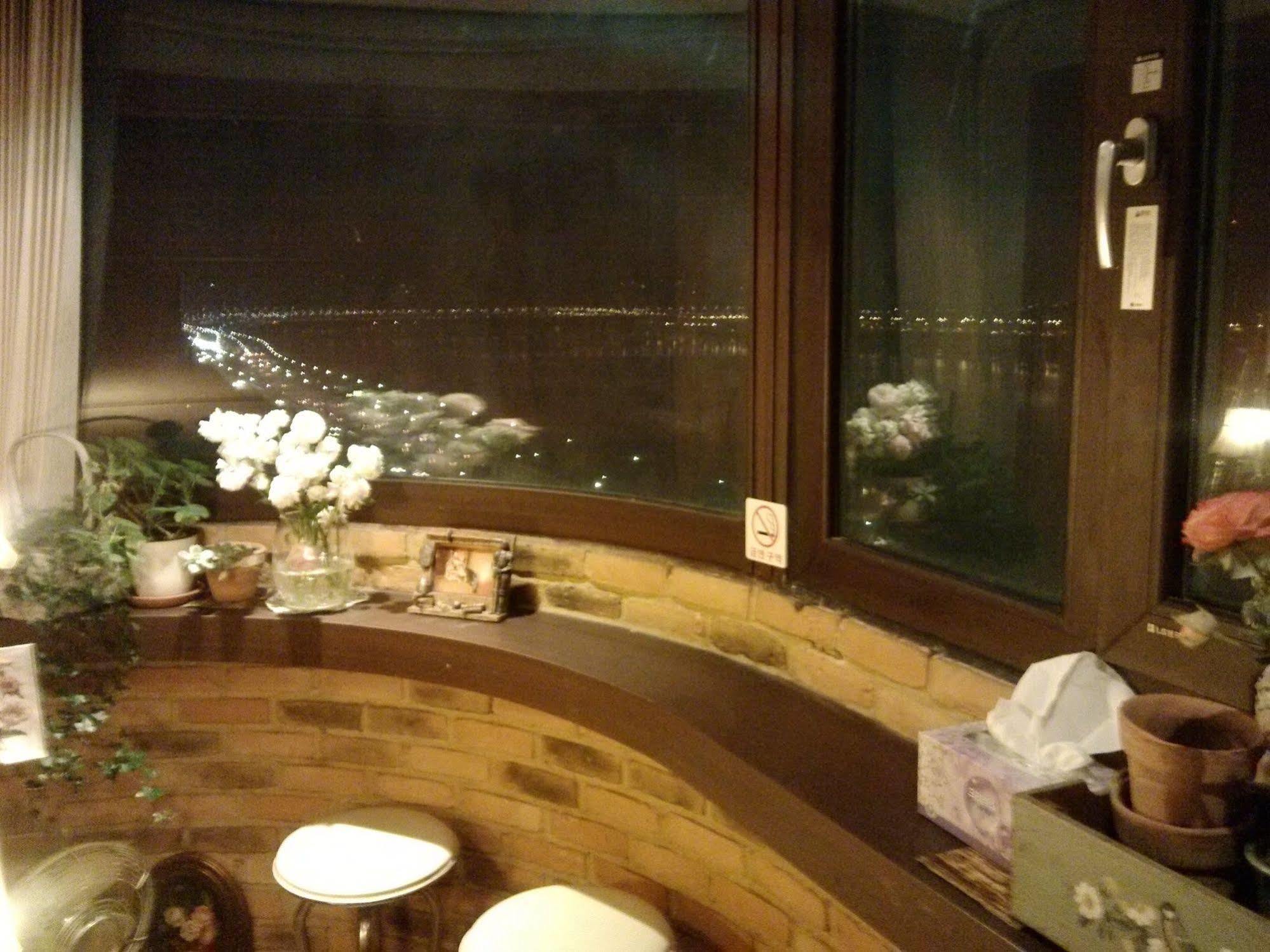 סיאול K Star Road Guesthouse - Hostel מראה חיצוני תמונה